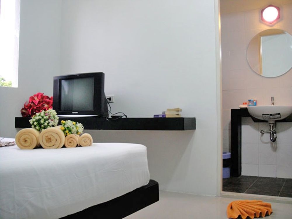 Harmony Bed & Bakery Bed and Breakfast Koh Lipe Exteriör bild