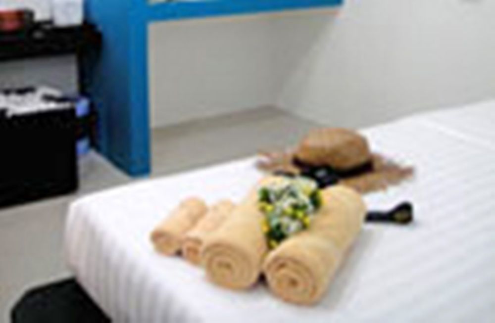 Harmony Bed & Bakery Bed and Breakfast Koh Lipe Exteriör bild