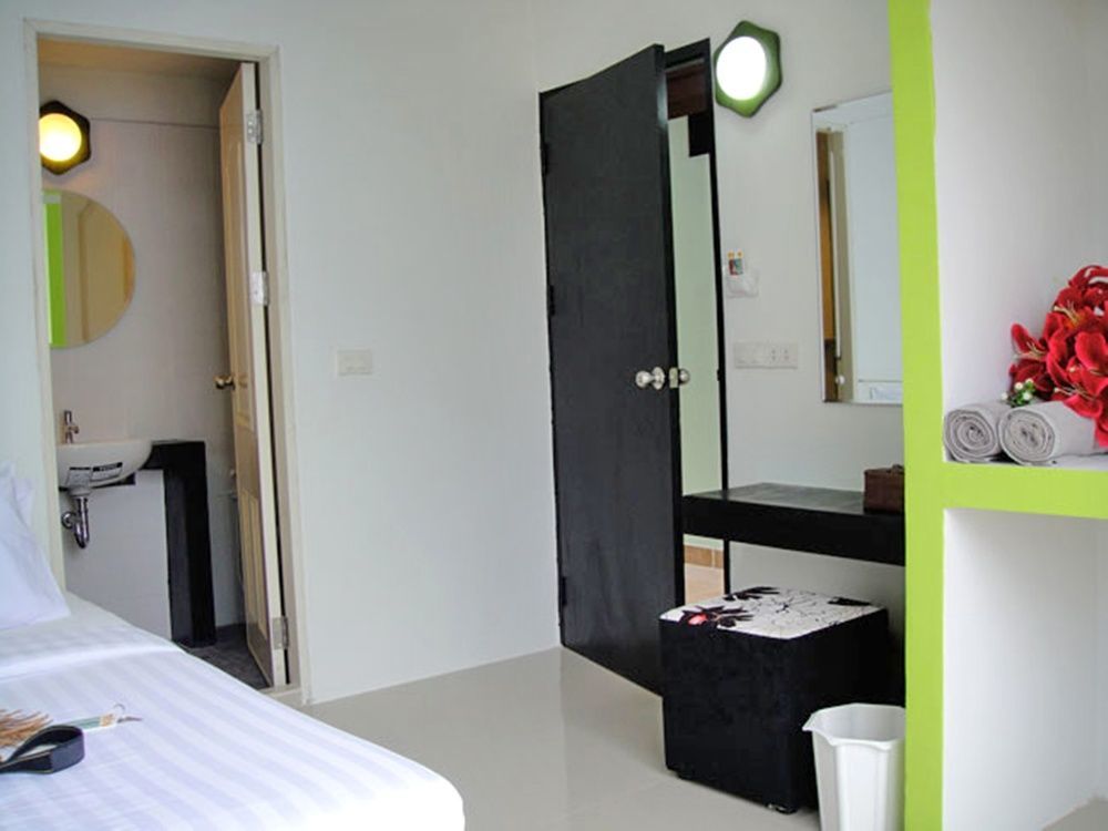 Harmony Bed & Bakery Bed and Breakfast Koh Lipe Exteriör bild