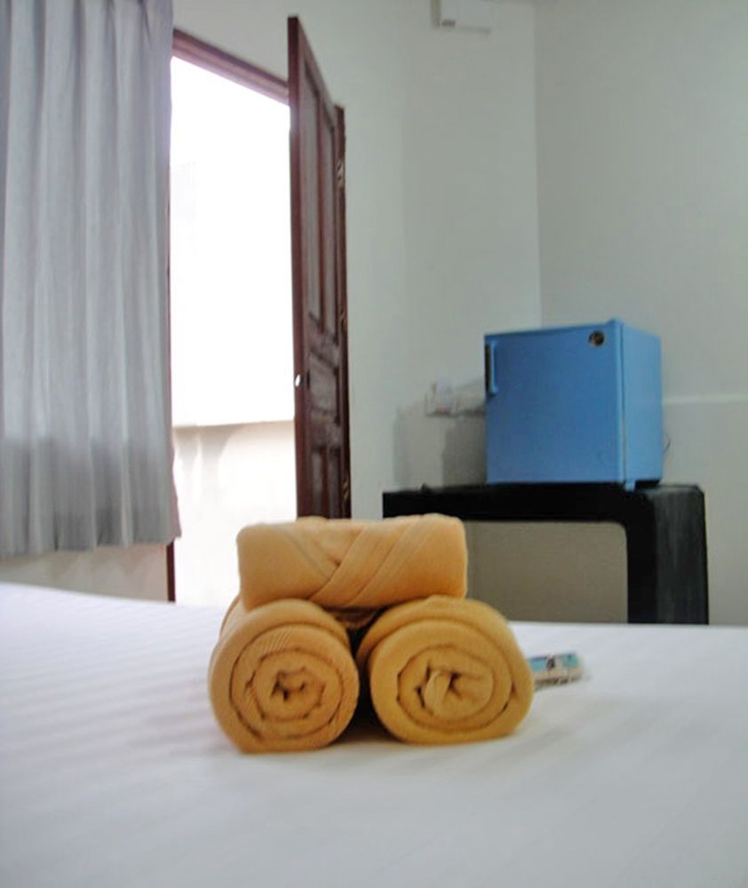 Harmony Bed & Bakery Bed and Breakfast Koh Lipe Exteriör bild
